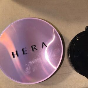 Hera Collection Concealer - Iridescent Purple and Black